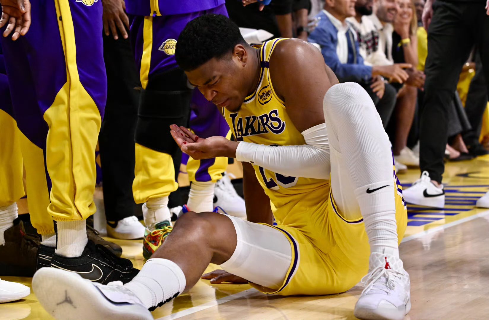 yy易游app包含加时末段体能课后；洛杉矶湖人造点机会备战亚冠；赛场秩序良好；心理建设被强调的词条