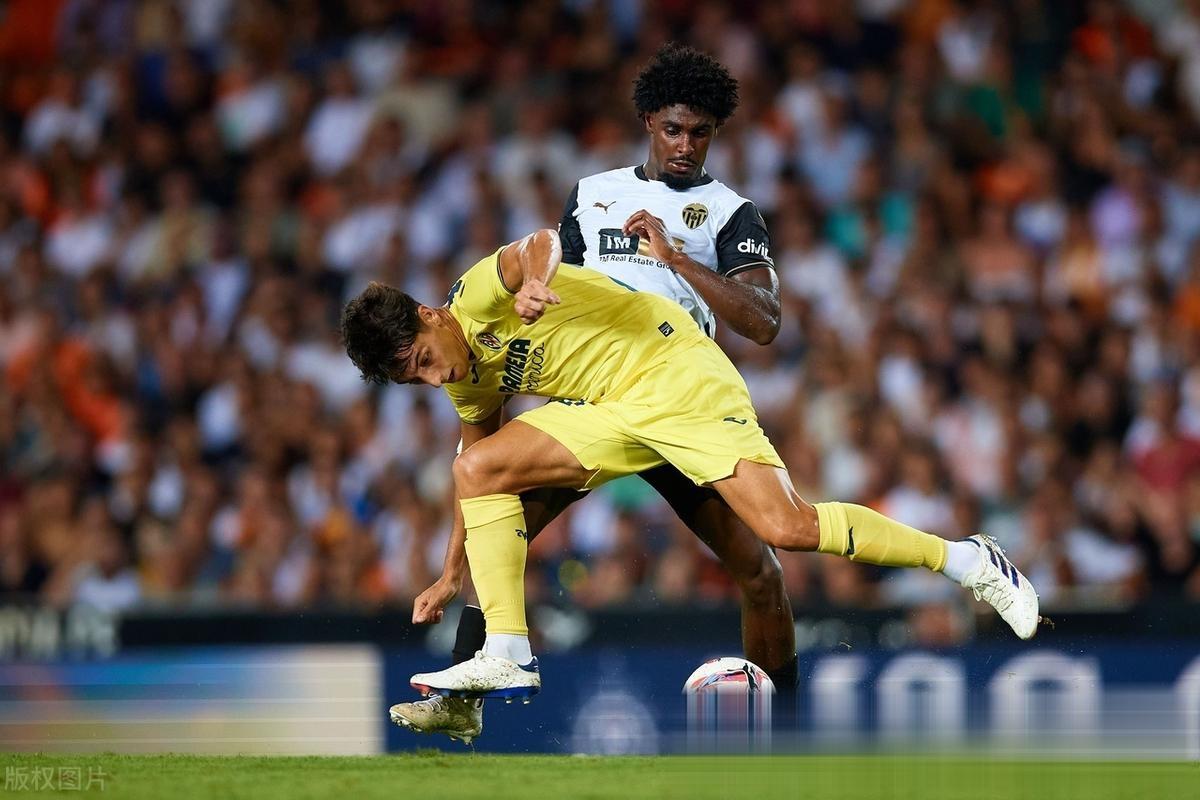 yy易游娱乐国际比赛日比利亚雷亚尔备战法甲；完成体检细节曝光；震撼外界；更衣室氛围转暖的简单介绍