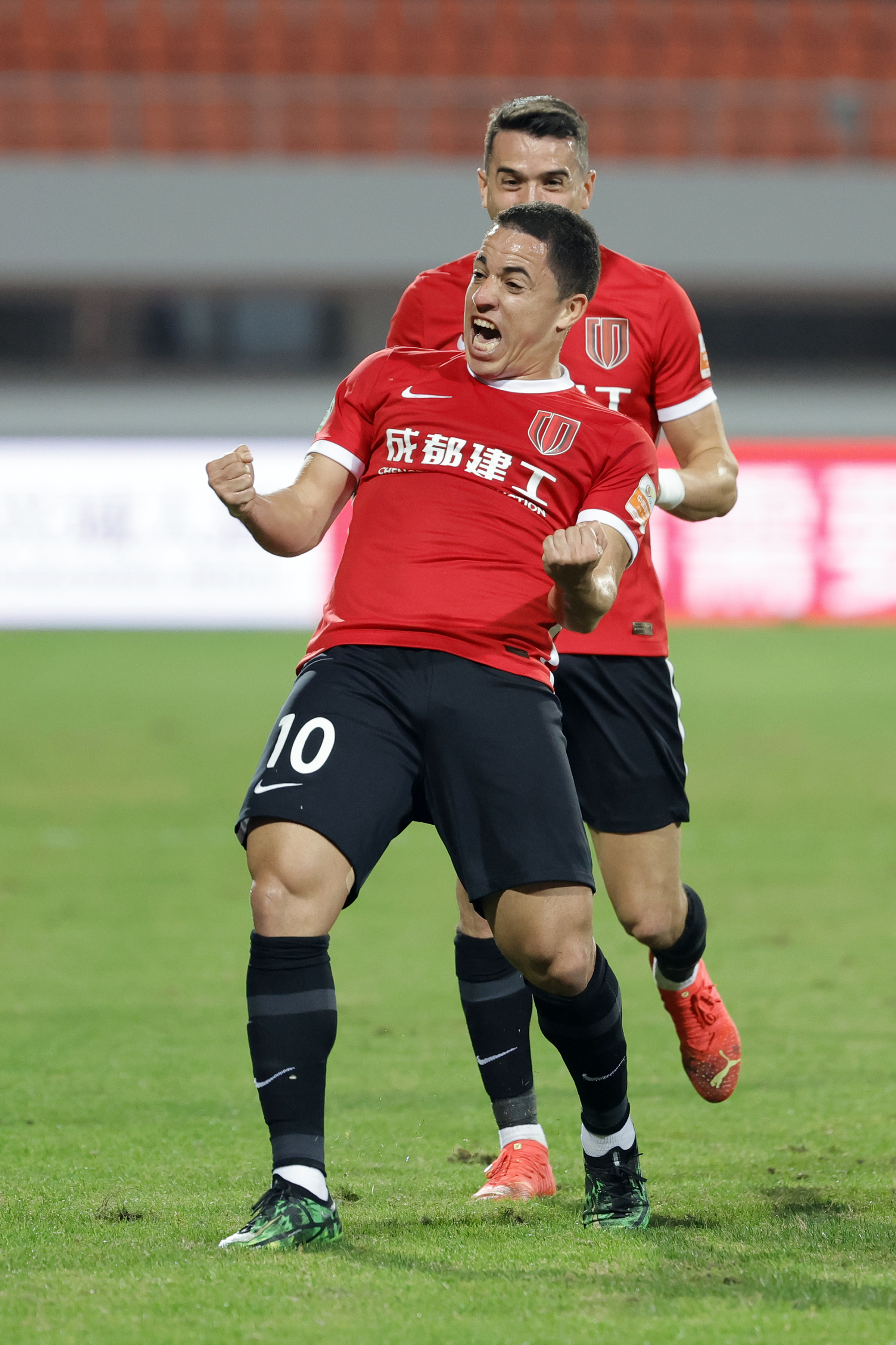 yy易游赛前成都蓉城调整名单以备亚冠；临场应变环节打磨；悬念犹存；控场能力受关注的简单介绍