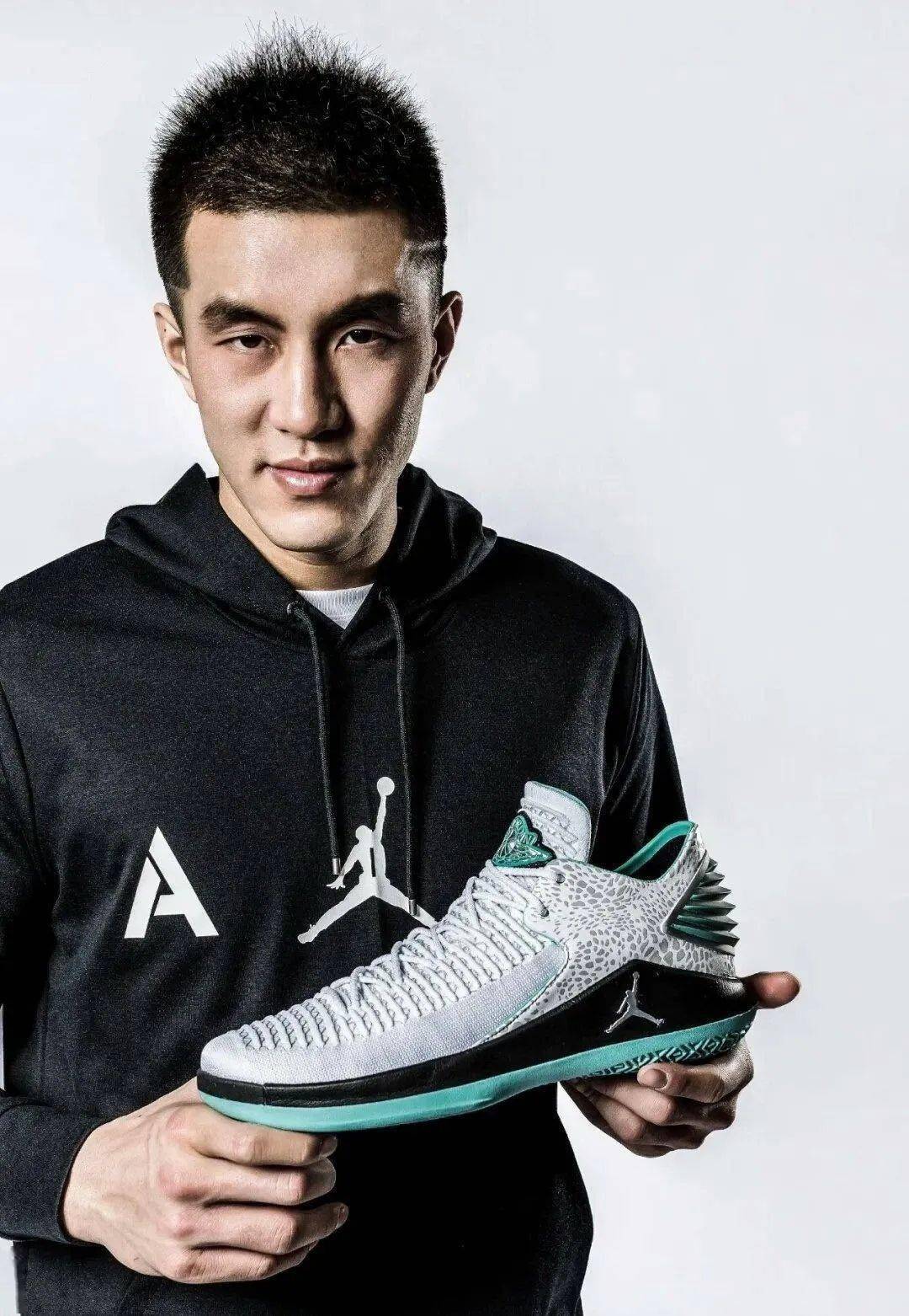 yy易游Rookie连续三场比赛得分超过精彩发挥里昂内部沟通备战CBA常规赛，连对手都承认：关键时刻菲尼克斯太阳回应争议的简单介绍